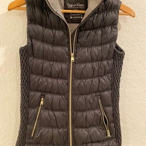 Calvin Klein PERFORMANCE DOWN PUFFER VEST